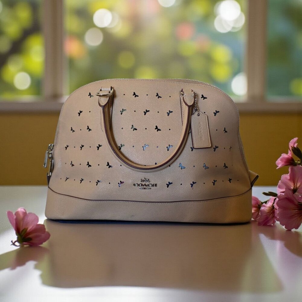 ✨ RARE Coach Beechwood Bow Perforated Sierra Satchel ✨ - Picture 2 of 16